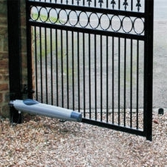 Jasa Pemasangan Mesin Otomatis Pintu Swing di Bali