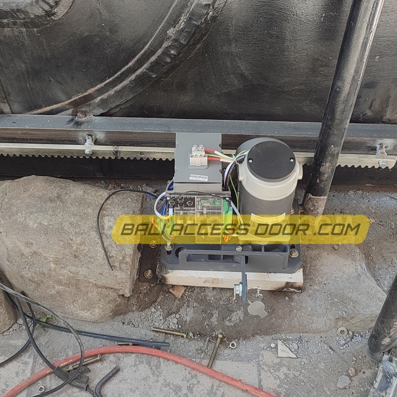 Access Control Pintu Gerbang Otomatis di Bali